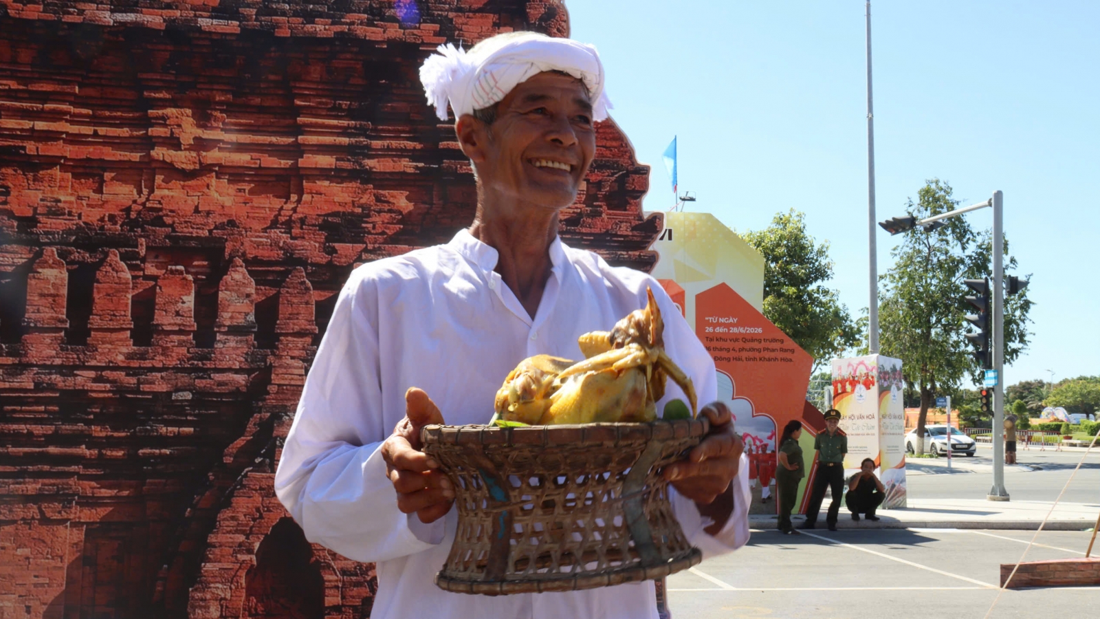 Rực rỡ sắc màu Ngày hội Văn hóa dân tộc Chăm lần thứ VI